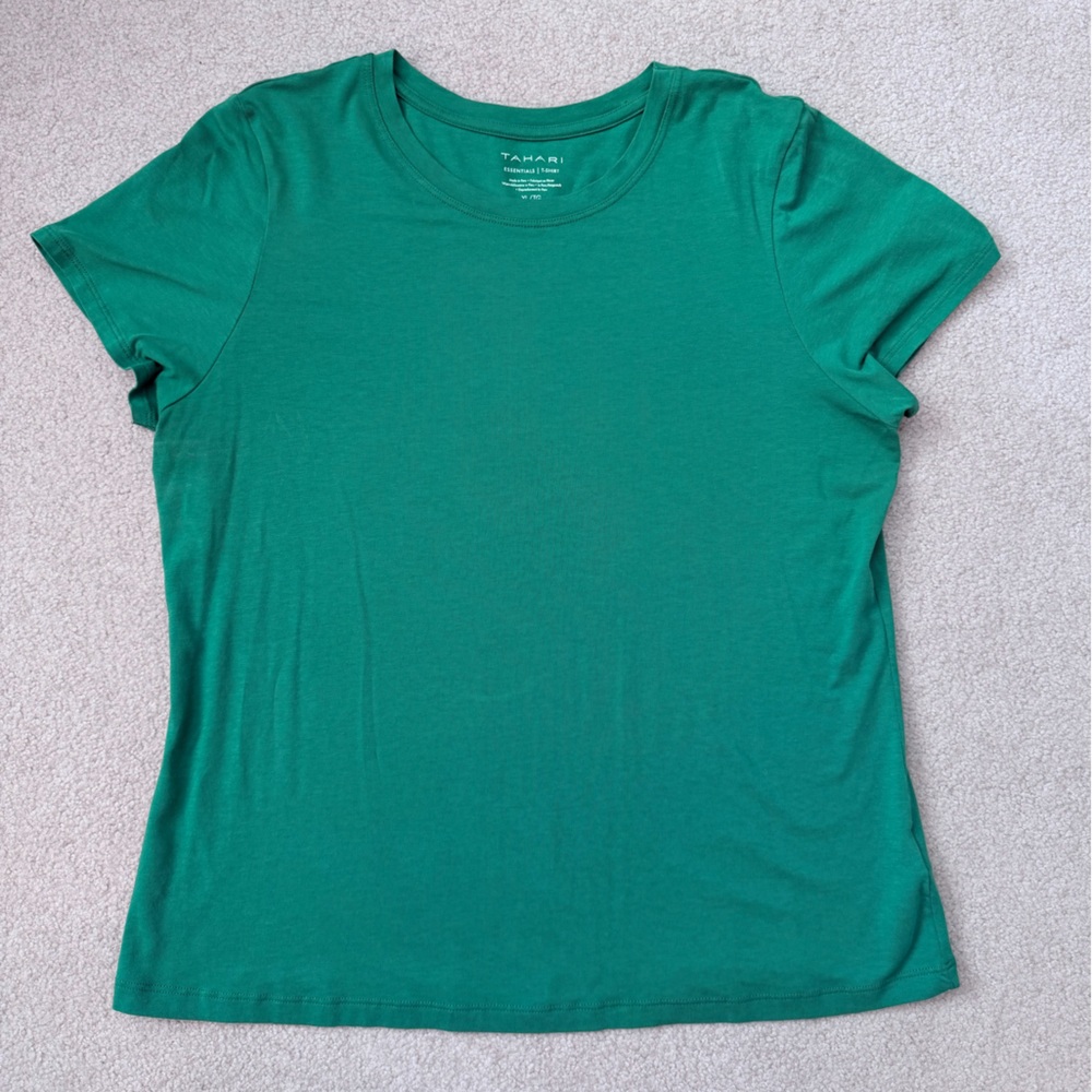 Tahari Green Short Sleeve Women's Tee